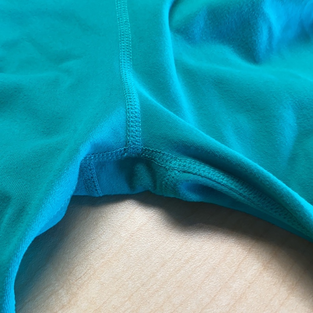 Fabletics Solid Salar Power Hold Crop - image 7